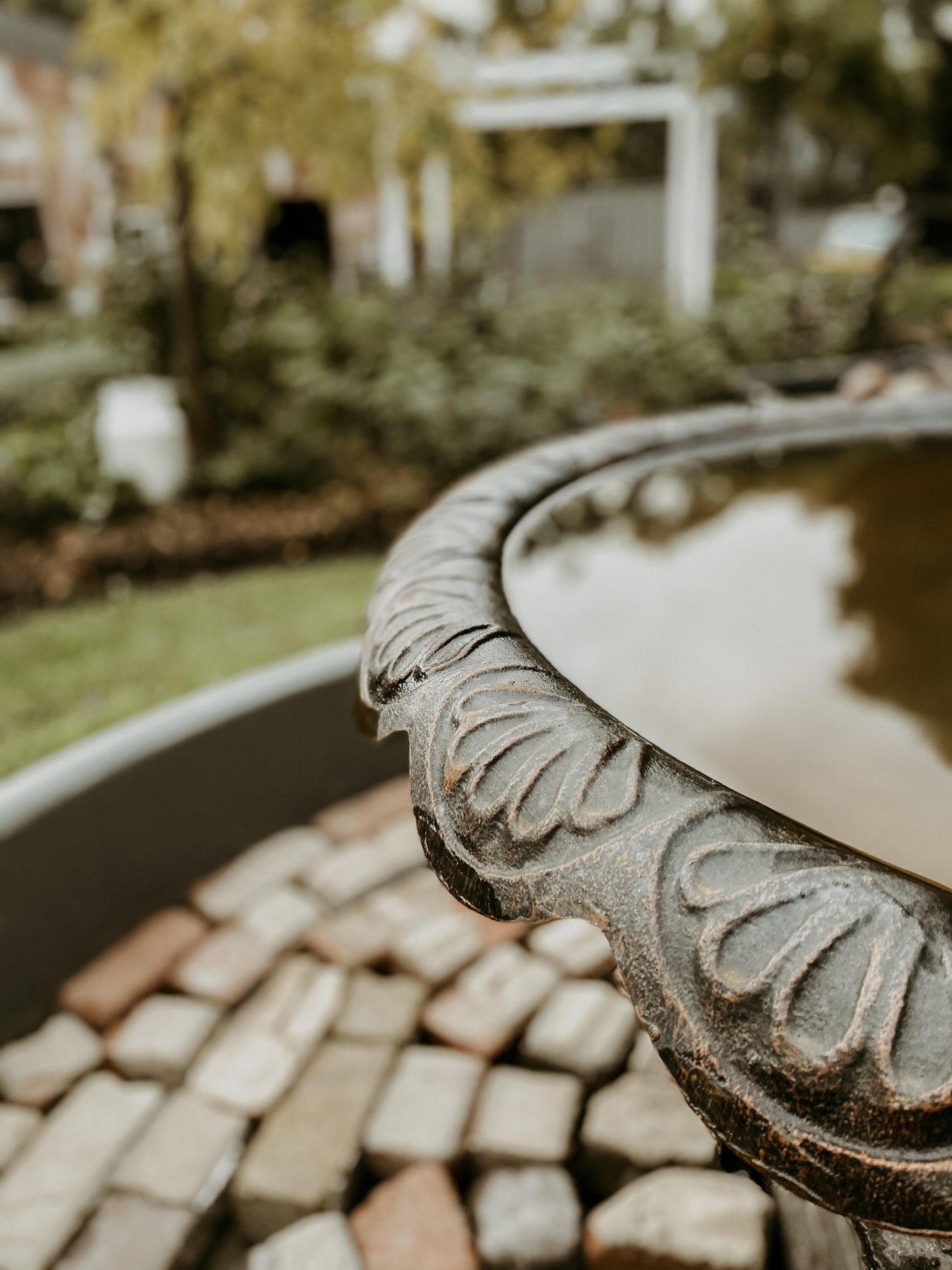 Toulouse Cast Iron Urn on Stand